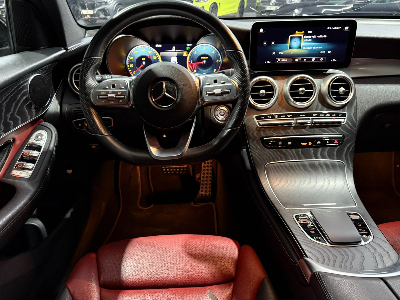 MERCEDES-BENZ 300 D 4MATIC