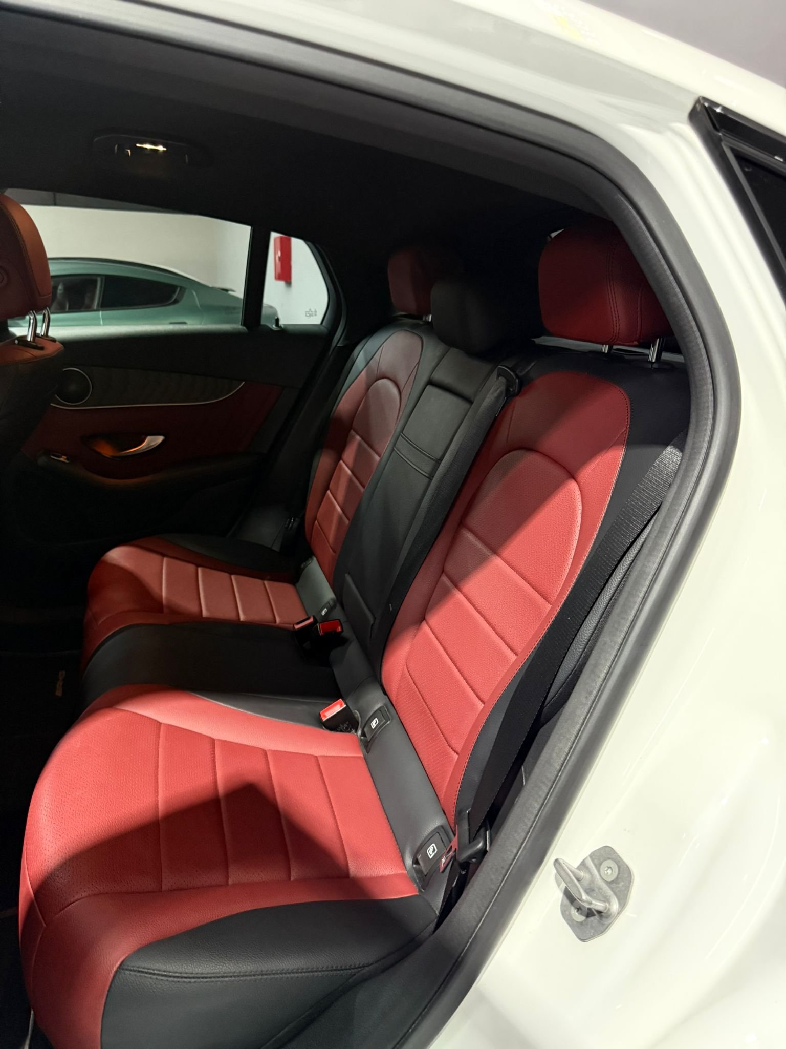 MERCEDES-BENZ 300 D 4MATIC