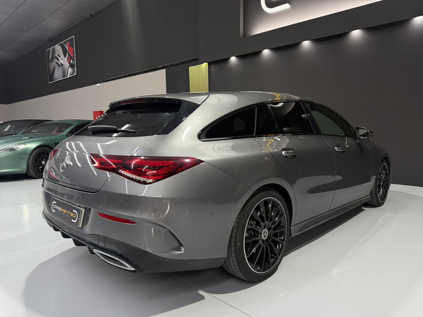 MERCEDES-BENZ 200D SHOOTING BRAKE