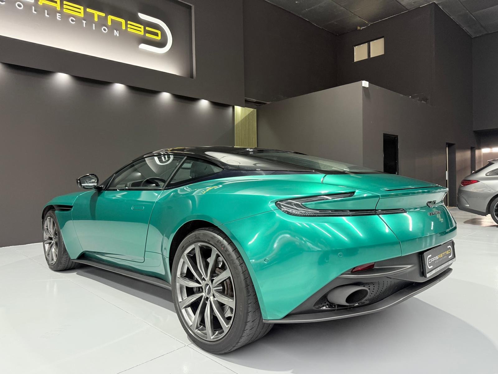 ASTON MARTIN DB11