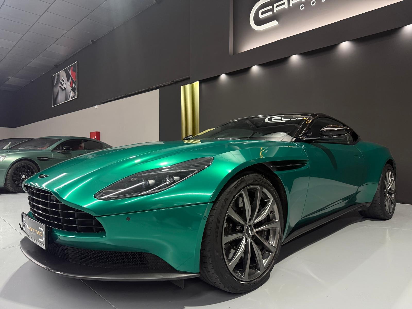 ASTON MARTIN DB11