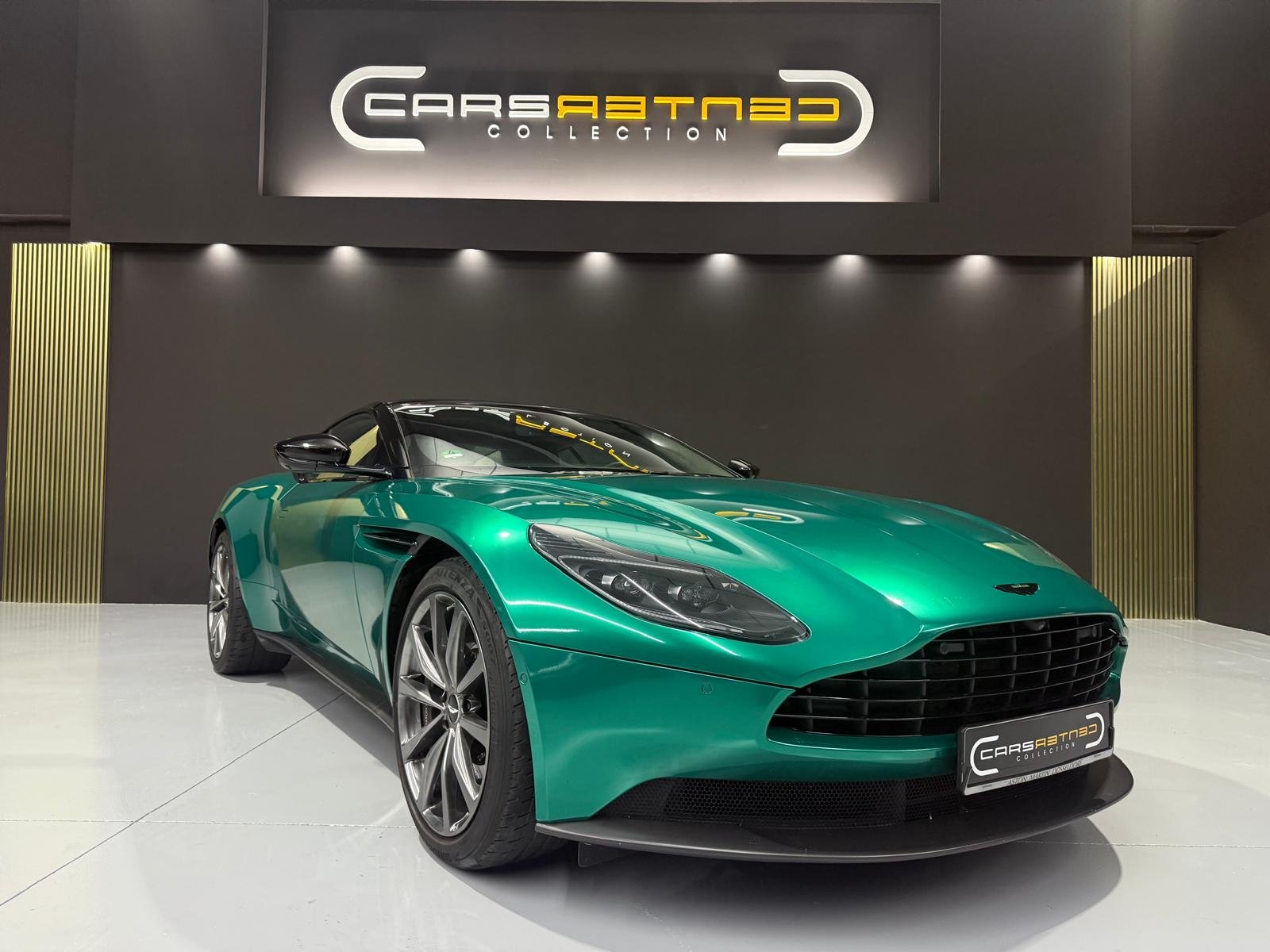 ASTON MARTIN DB11