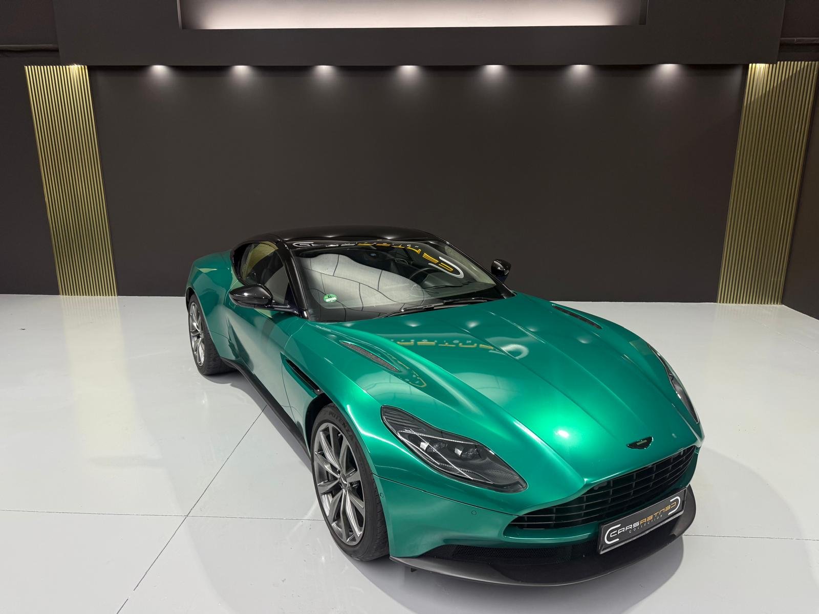 ASTON MARTIN DB11