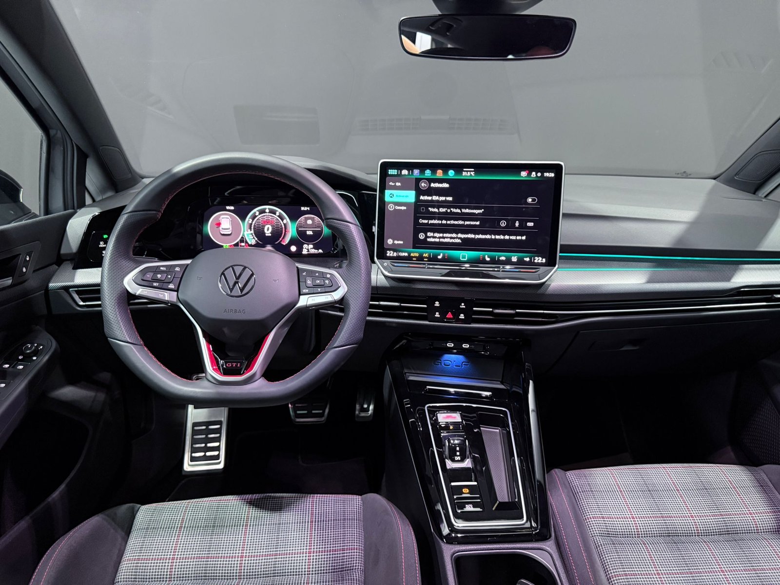 VOLKSWAGEN GOLF GTI 2.0 TSI DSG