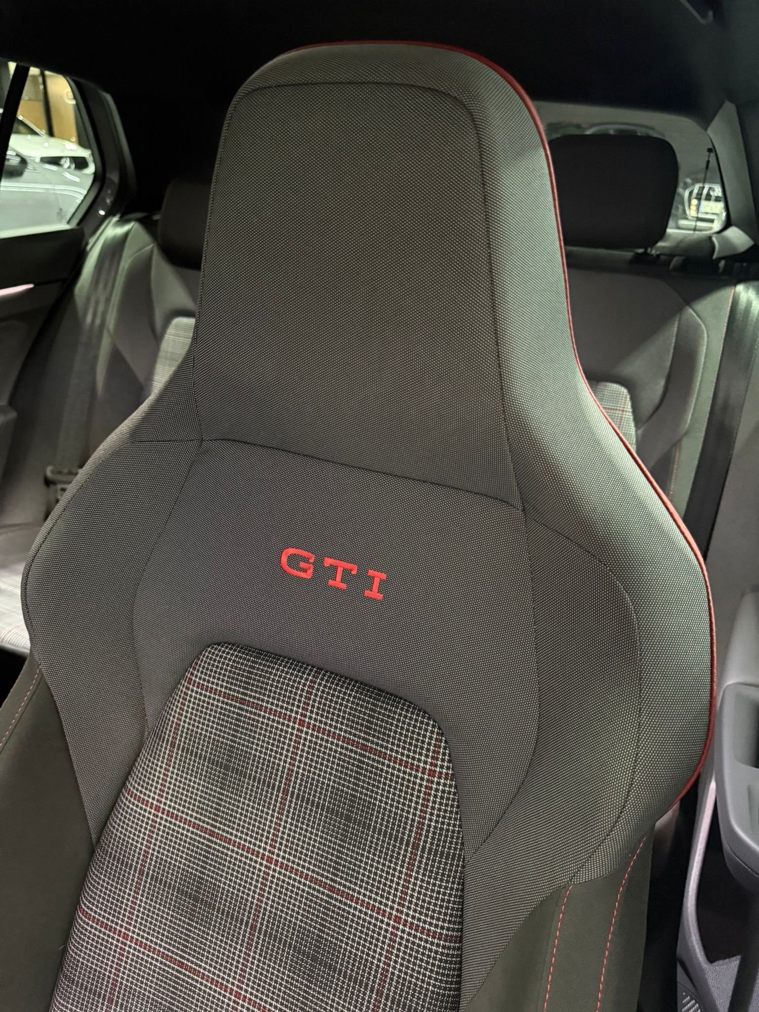 VOLKSWAGEN GOLF GTI 2.0 TSI DSG