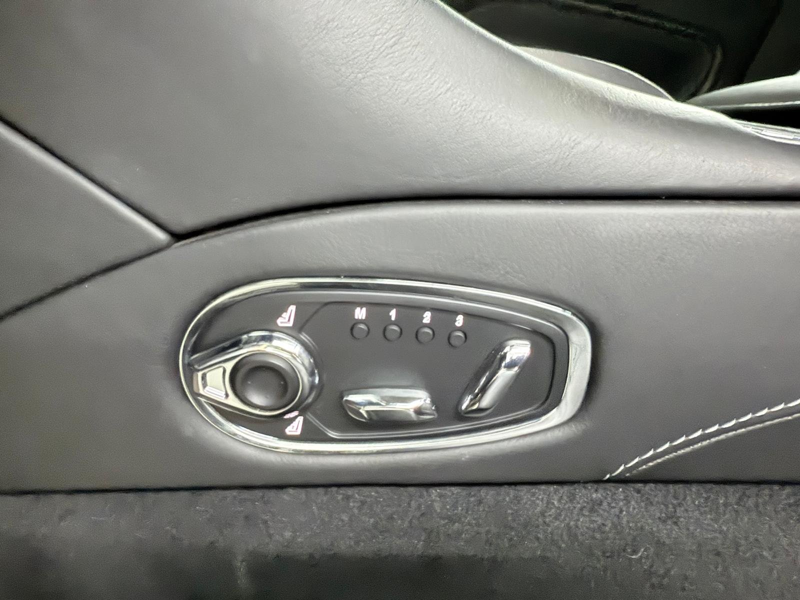 ASTON MARTIN DB11  4.0 V8