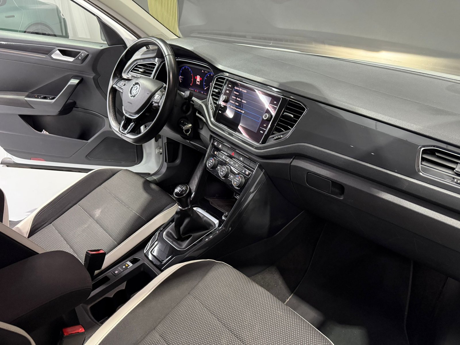 VOLKSWAGEN T-ROC Sport 1.5 TSI