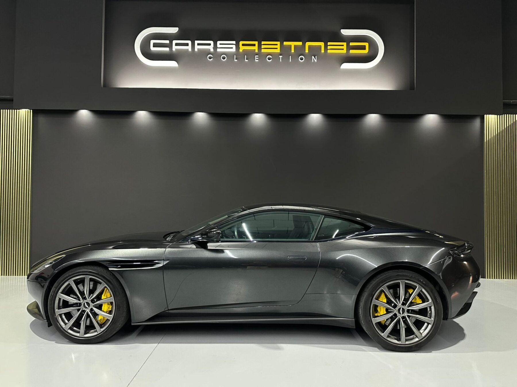 ASTON MARTIN DB11  4.0 V8