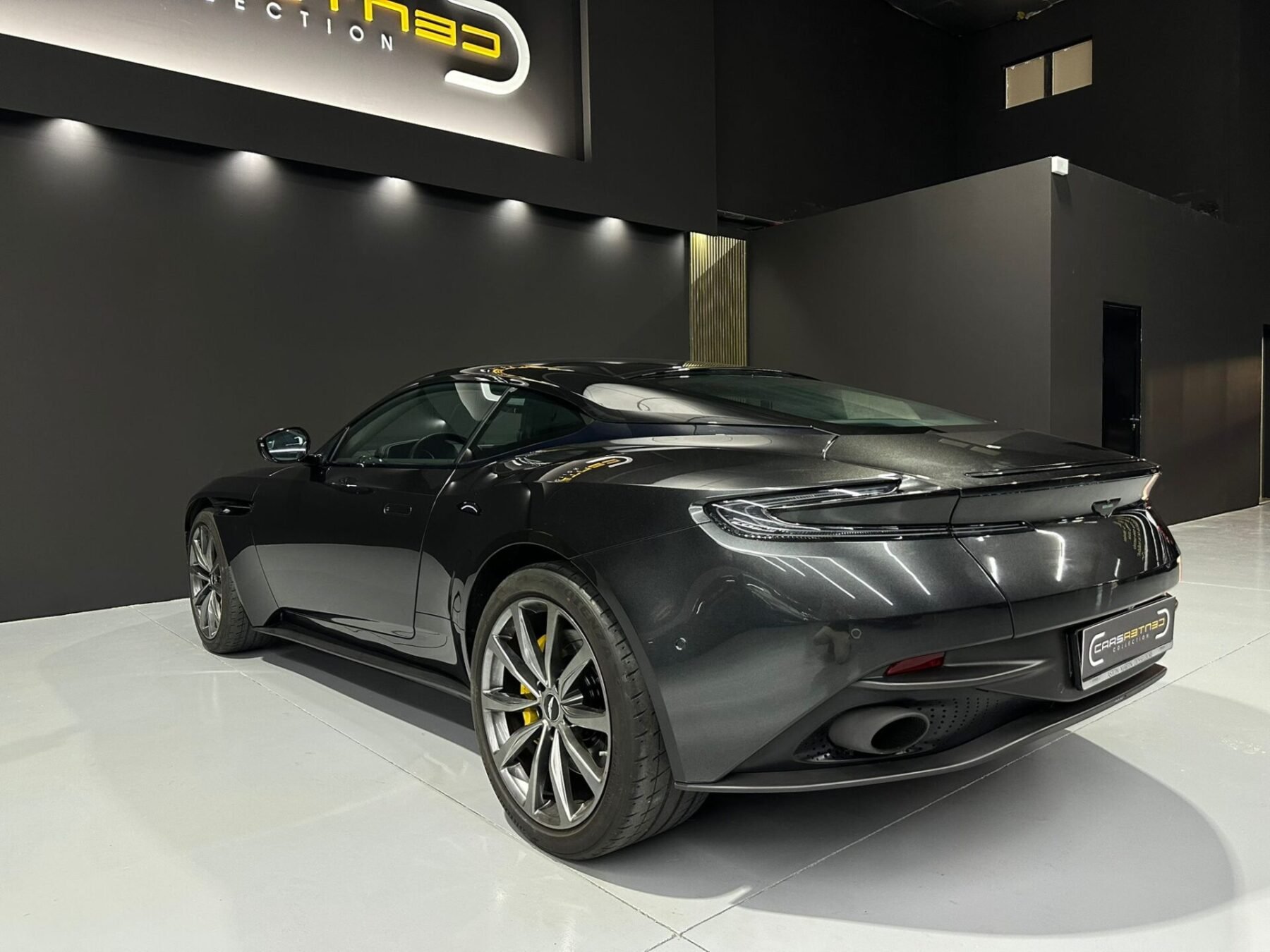 ASTON MARTIN DB11  4.0 V8