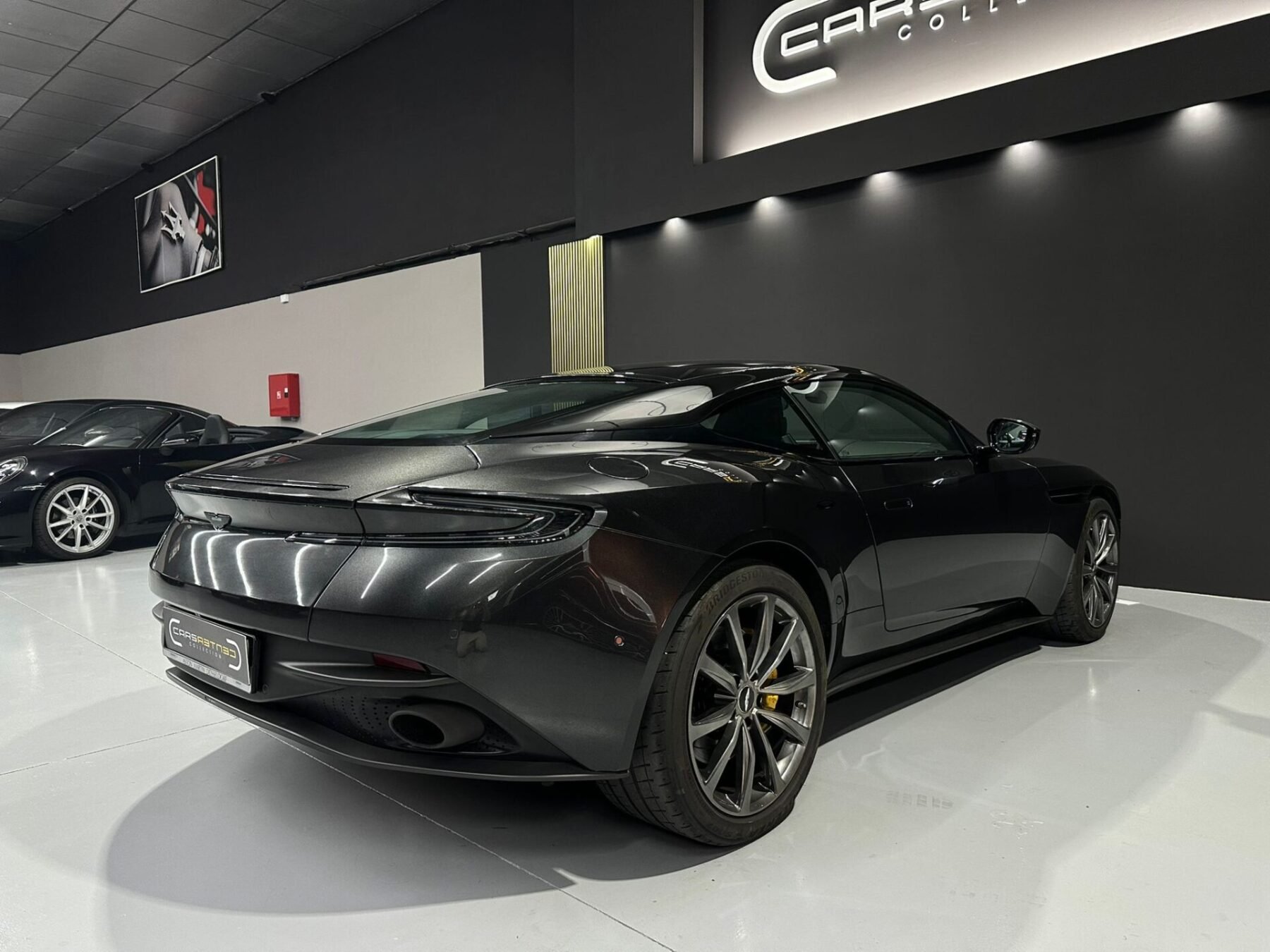 ASTON MARTIN DB11  4.0 V8