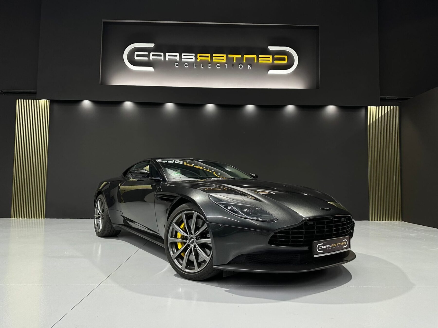 ASTON MARTIN DB11  4.0 V8