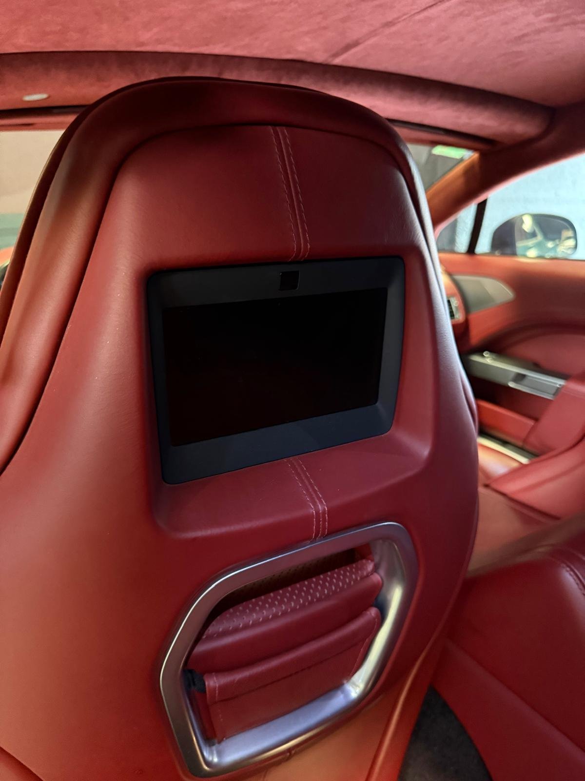 ASTON MARTIN RAPIDE v12