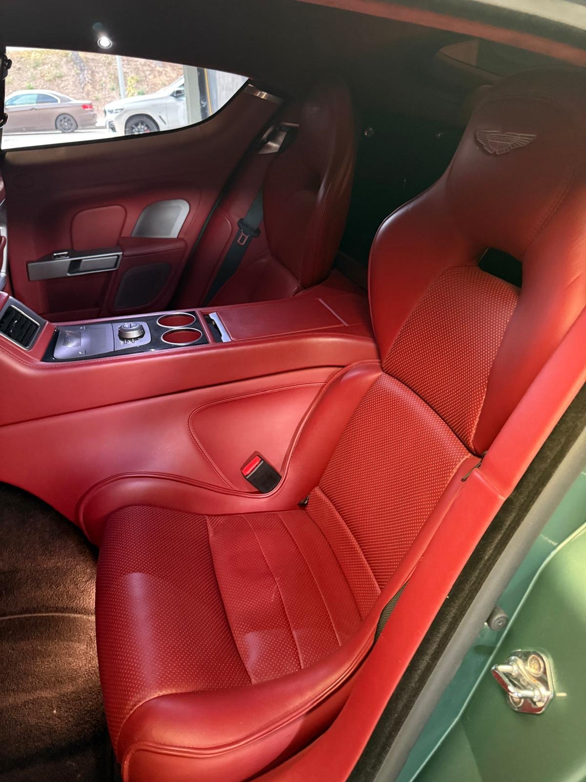 ASTON MARTIN RAPIDE v12