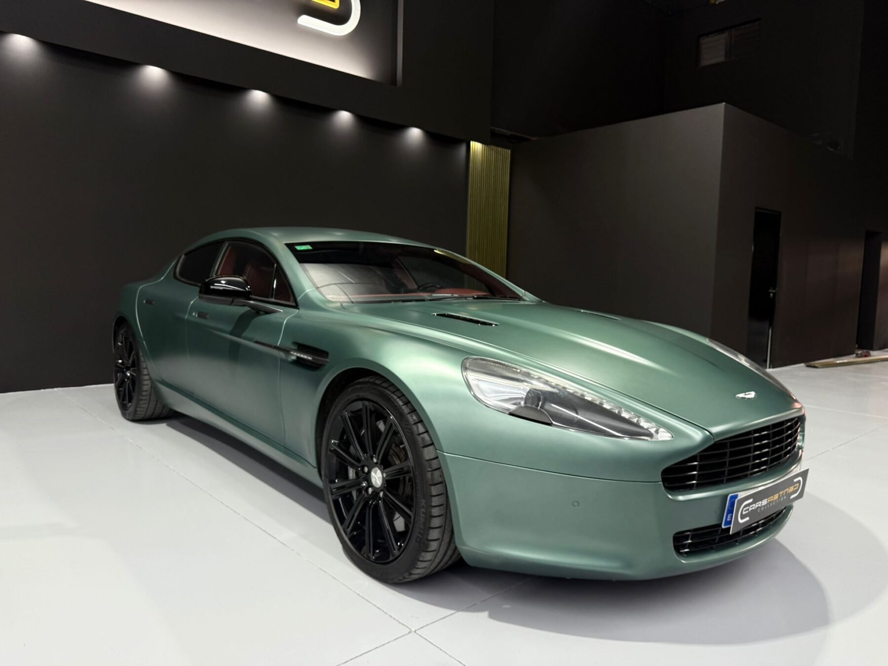 ASTON MARTIN RAPIDE v12
