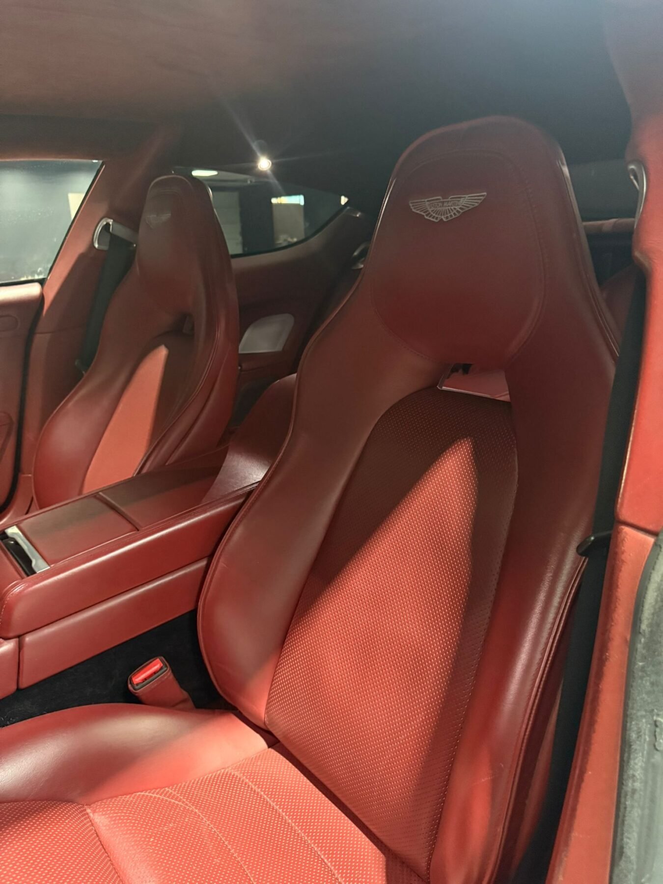 ASTON MARTIN RAPIDE v12