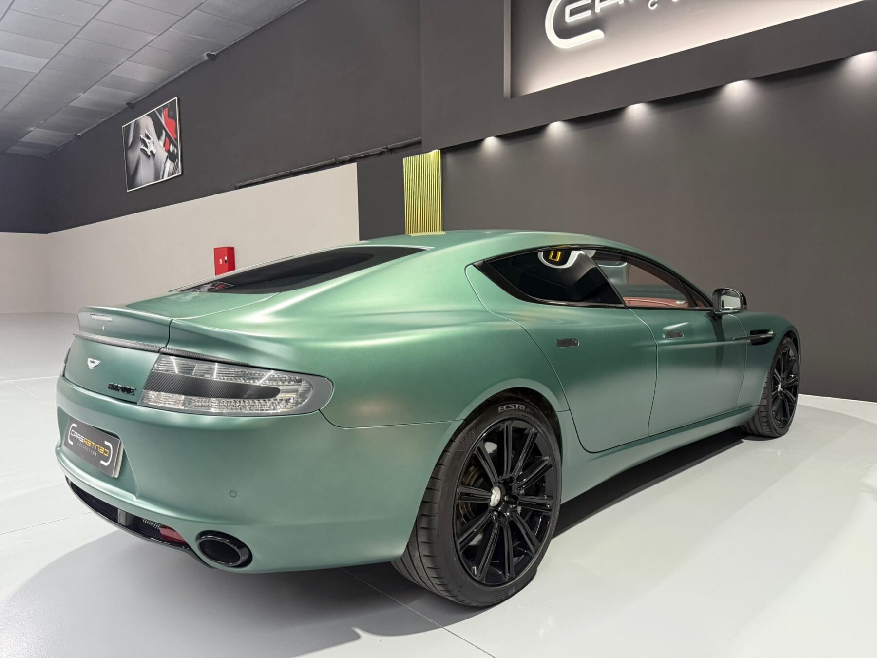 ASTON MARTIN RAPIDE v12