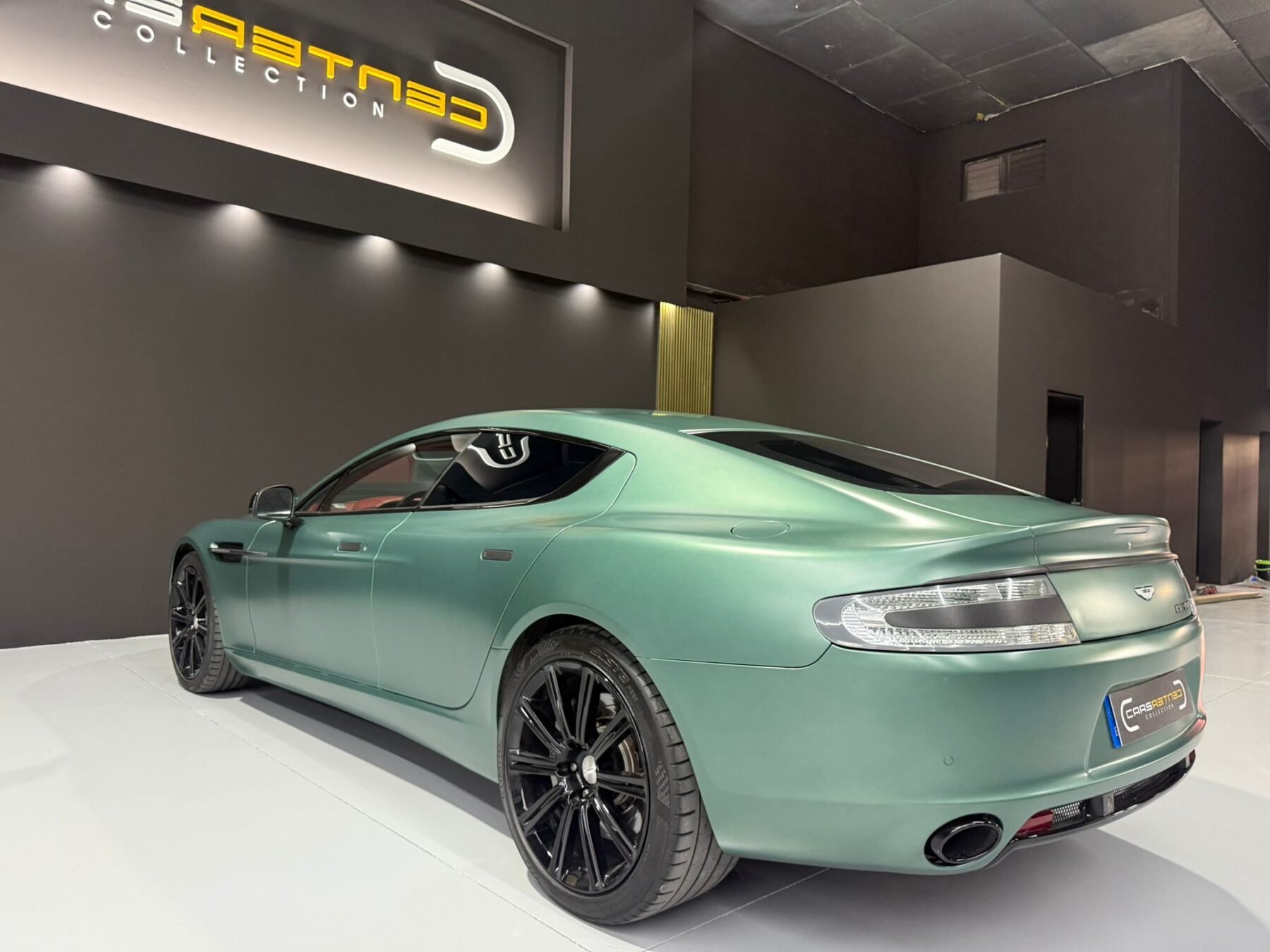 ASTON MARTIN RAPIDE v12