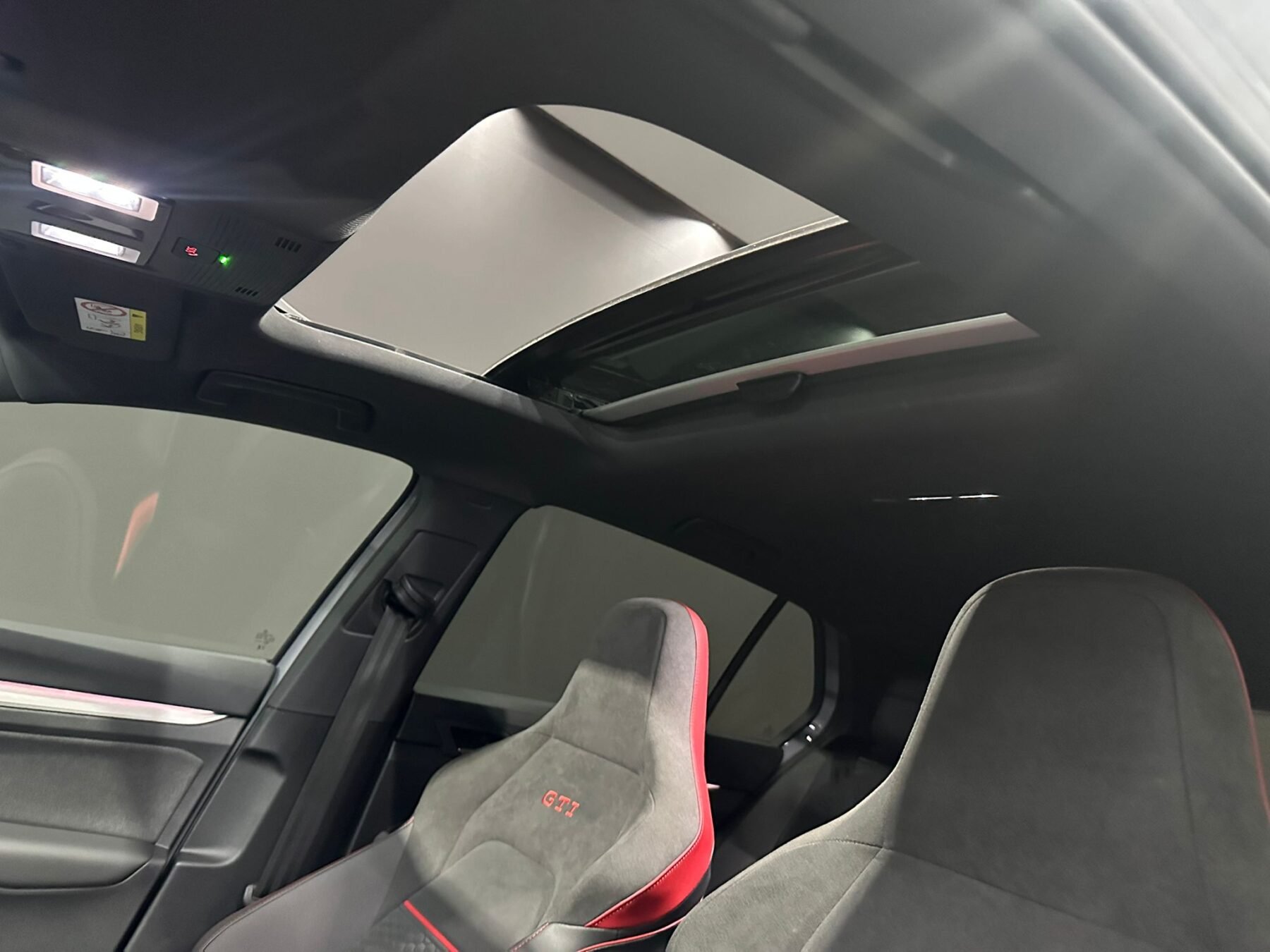 VOLKSWAGEN GOLF GTI CLUBSPORT 