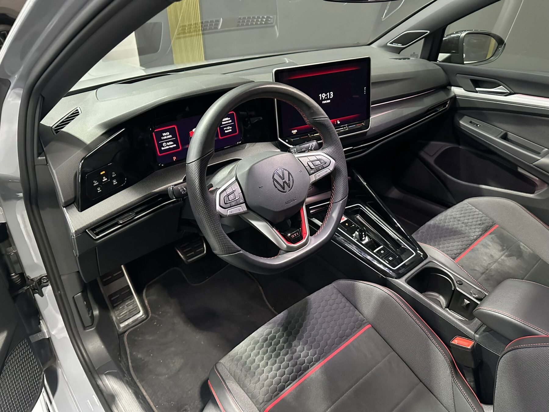 VOLKSWAGEN GOLF GTI CLUBSPORT 