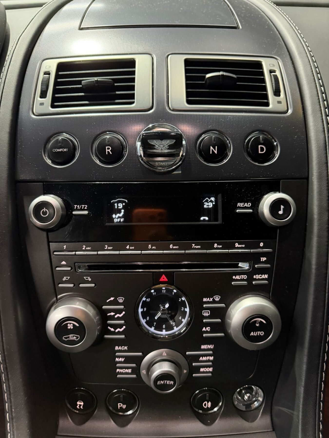 ASTON MARTIN VANTAGE V8 V8 SPORTSHIFT