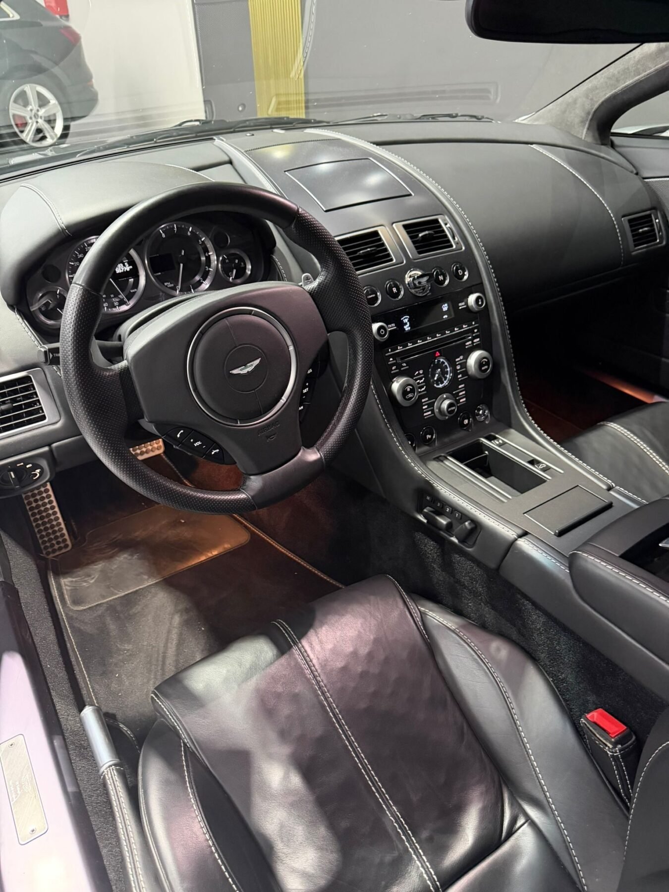 ASTON MARTIN VANTAGE V8 V8 SPORTSHIFT