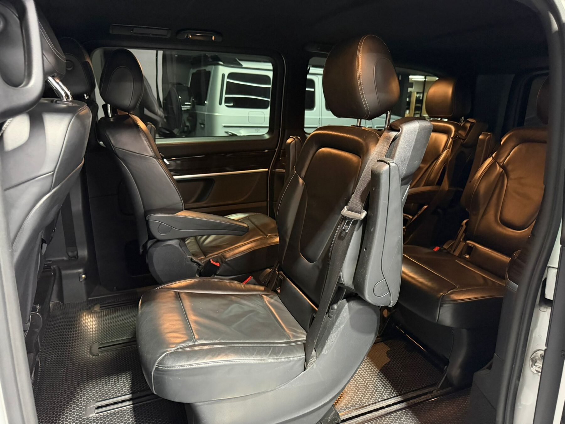 MERCEDES-BENZ V V250