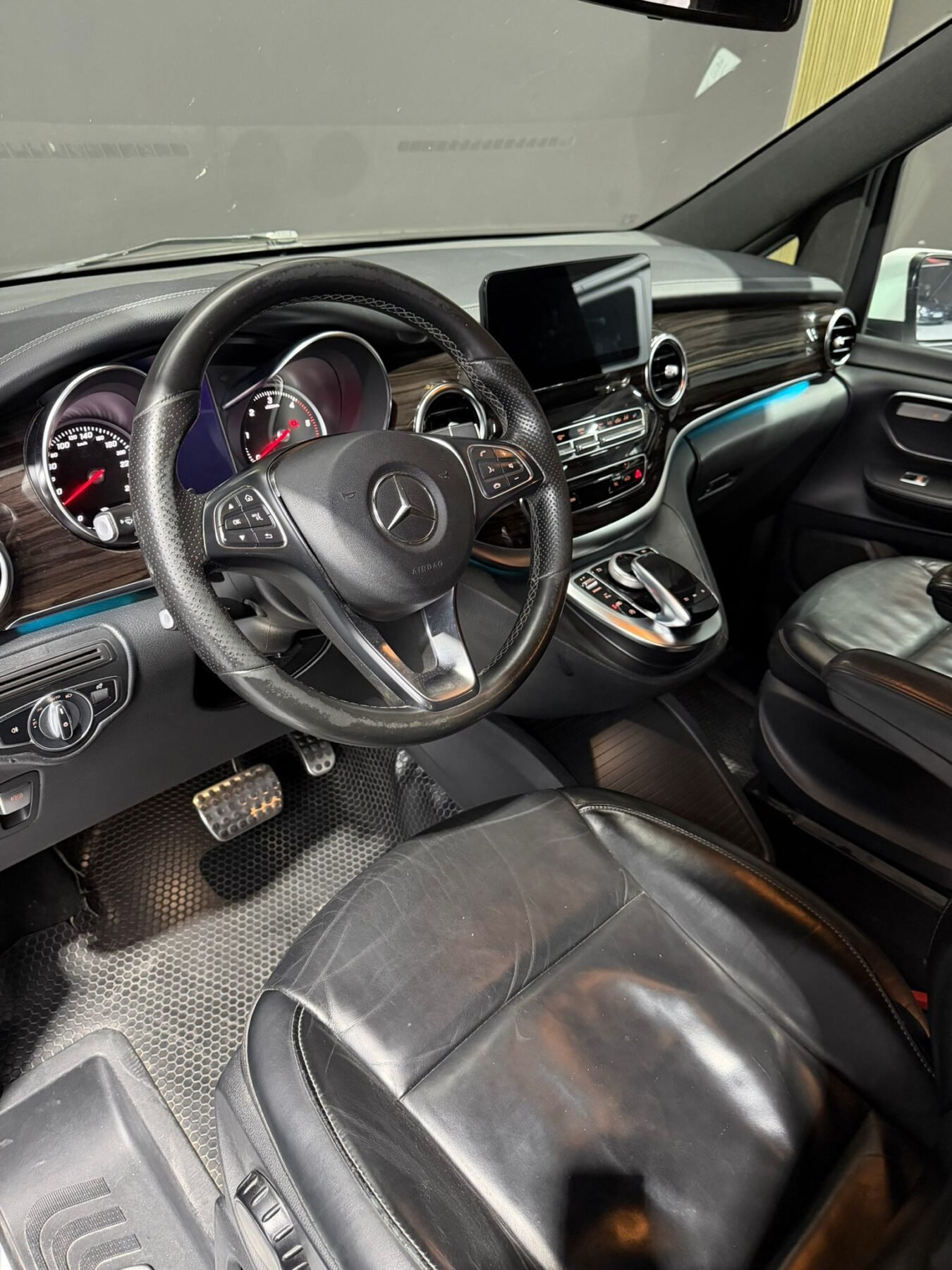 MERCEDES-BENZ V V250