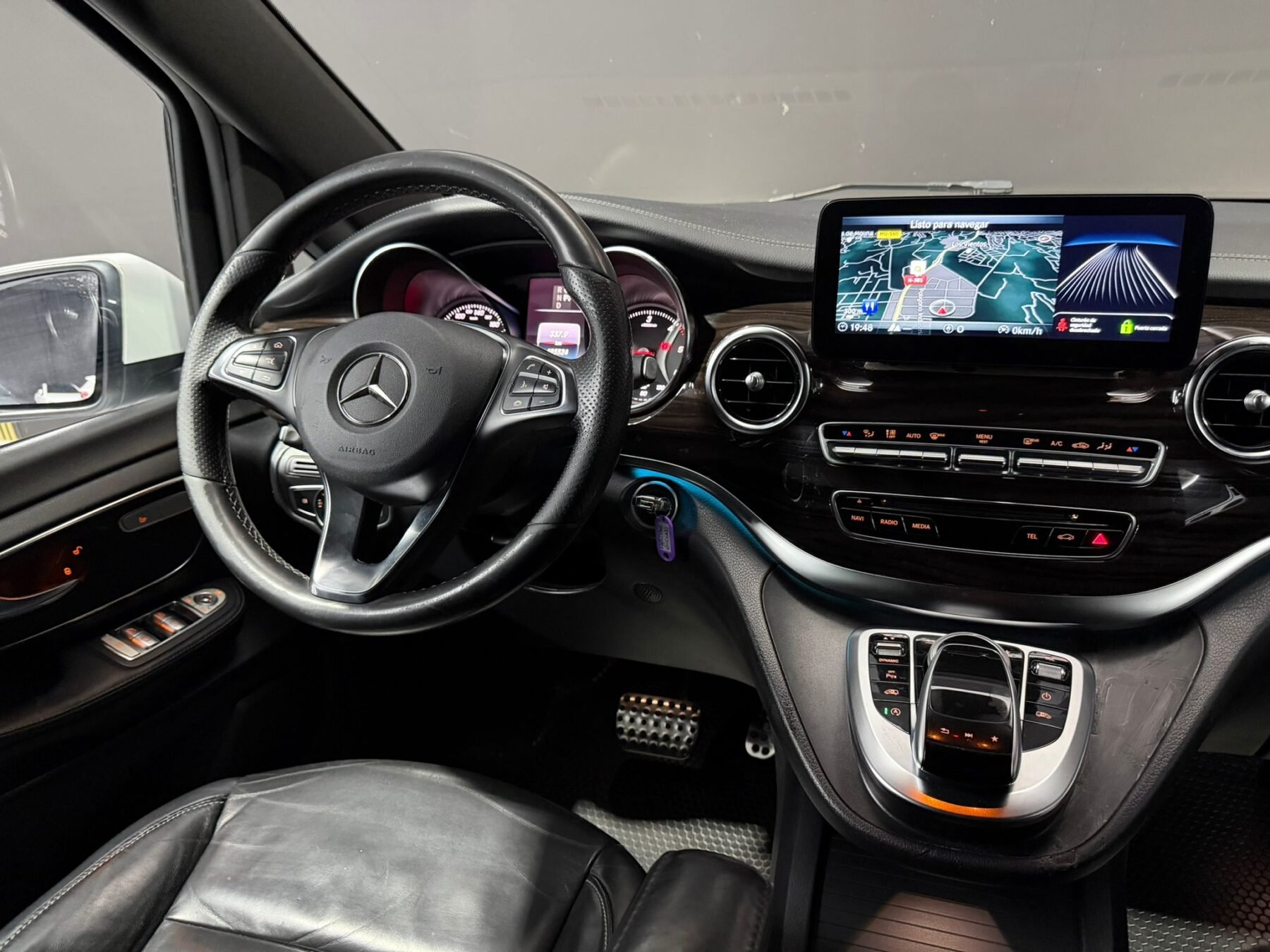 MERCEDES-BENZ V V250