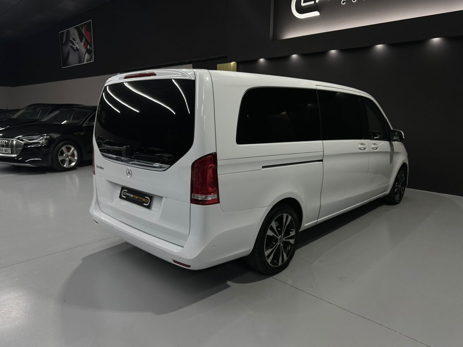 MERCEDES-BENZ V V250