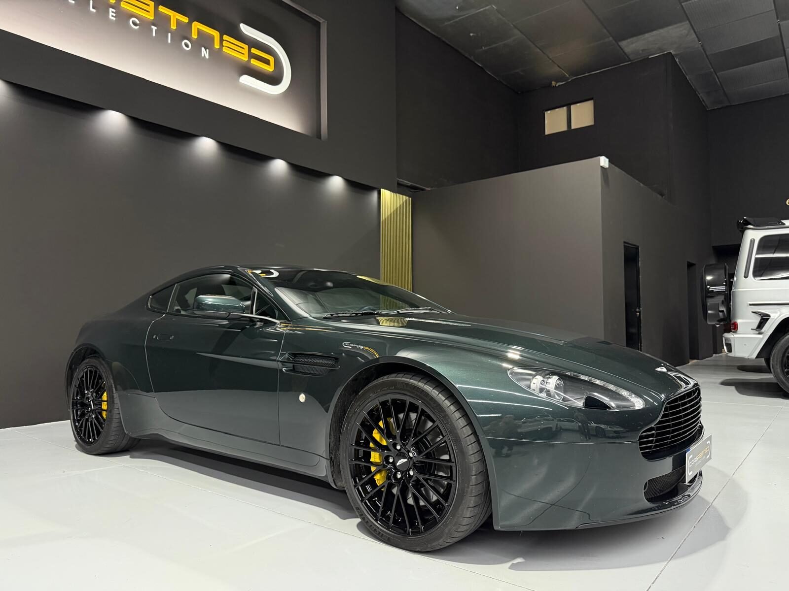 ASTON MARTIN VANTAGE V8 V8 SPORTSHIFT