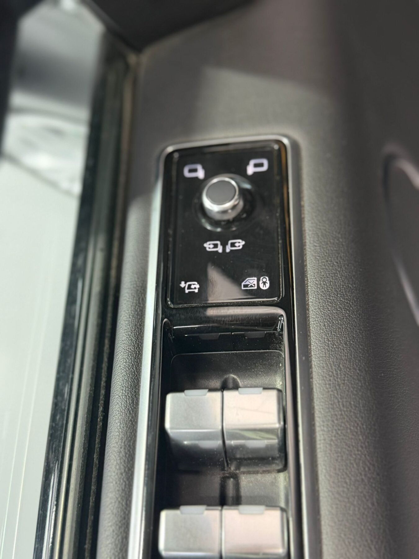 LAND-ROVER 3.0D I6 MHEV AWD Auto HSE