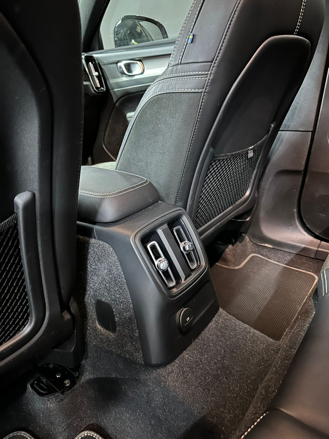 VOLVO XC40 1.5 T5 Twin Recharge Plus R DESING