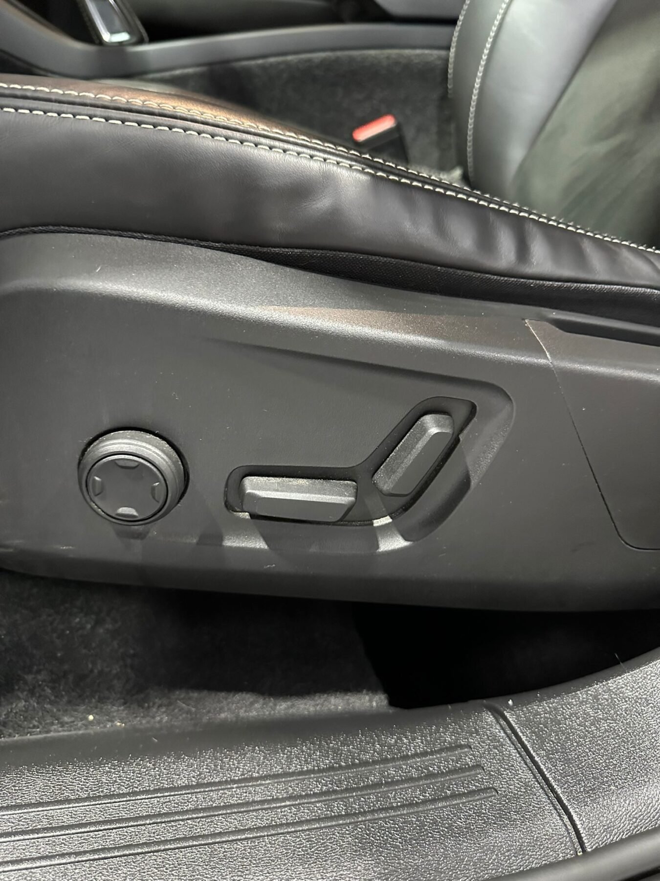 VOLVO XC40 1.5 T5 Twin Recharge Plus R DESING