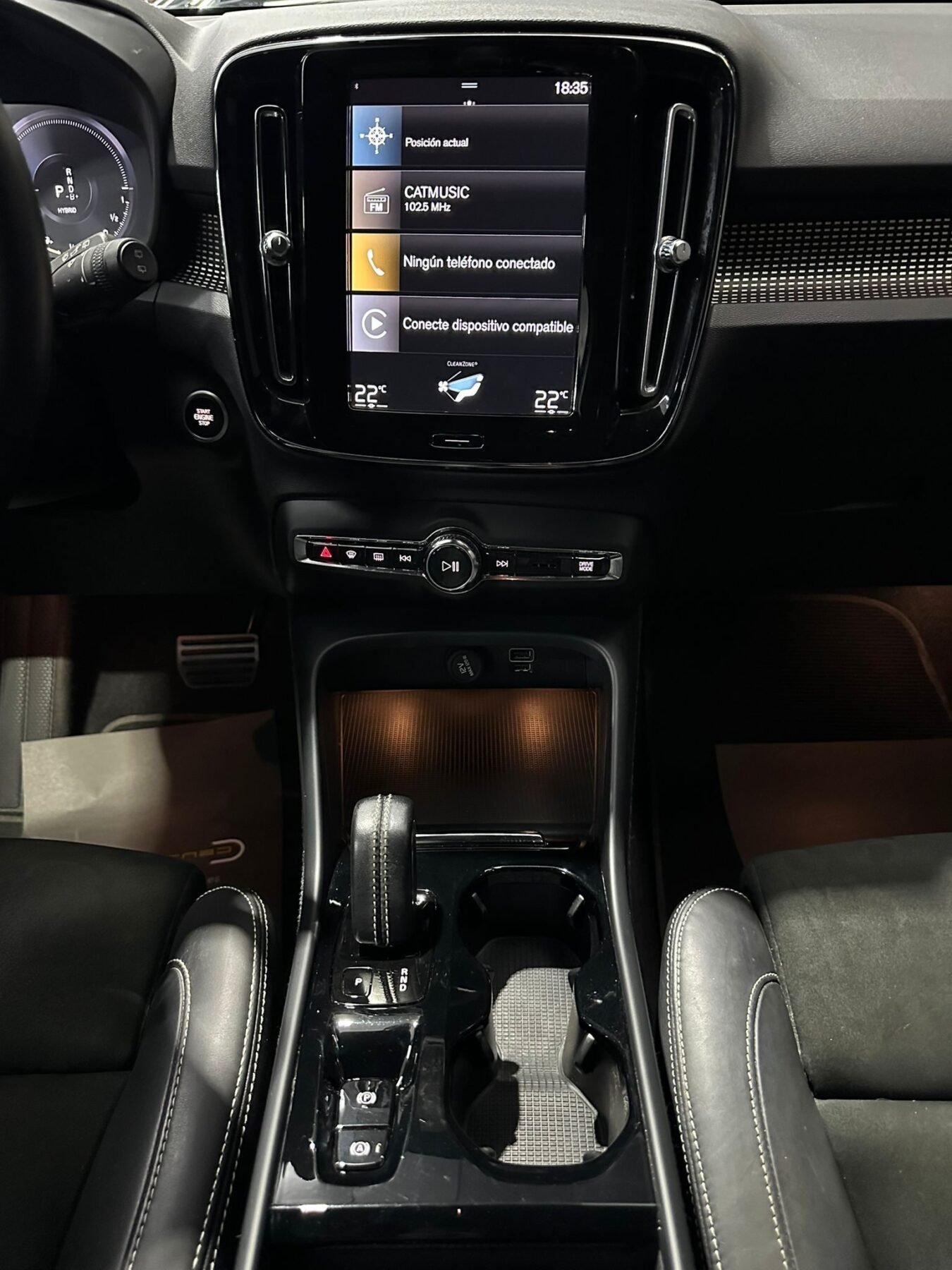 VOLVO XC40 1.5 T5 Twin Recharge Plus R DESING