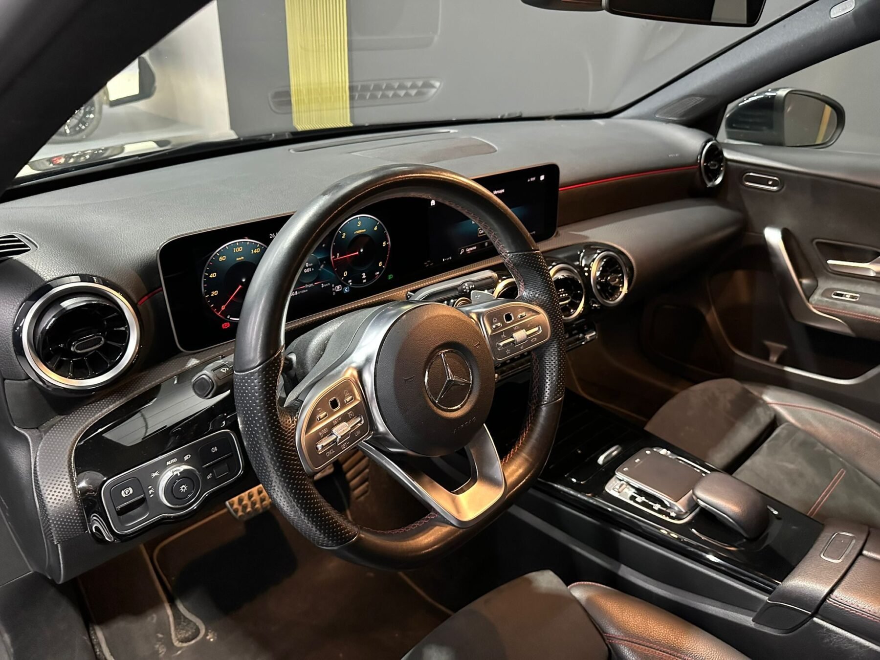 MERCEDES-BENZ CLASE A 180 AMG