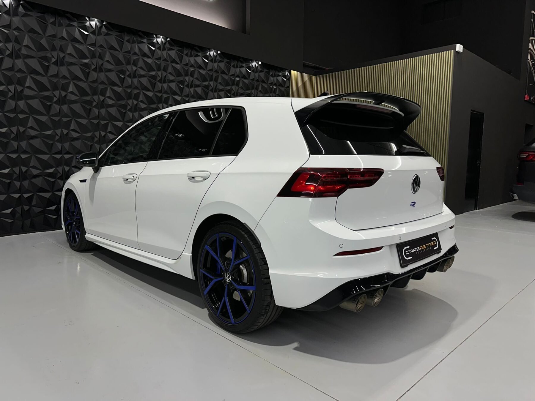 VOLKSWAGEN GOLF R 20 ANIVERSARIO