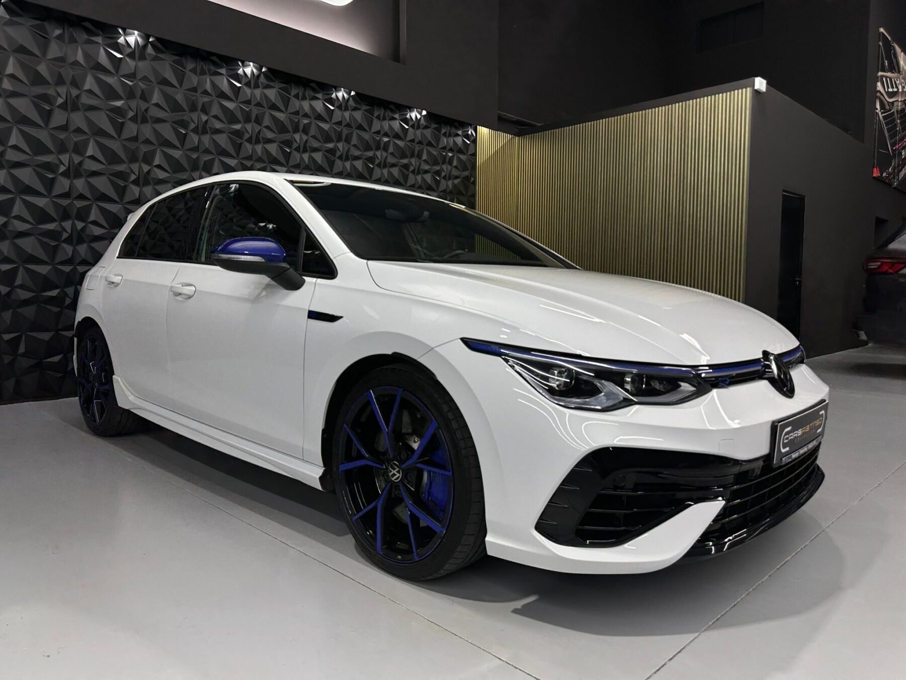 VOLKSWAGEN GOLF R 20 ANIVERSARIO