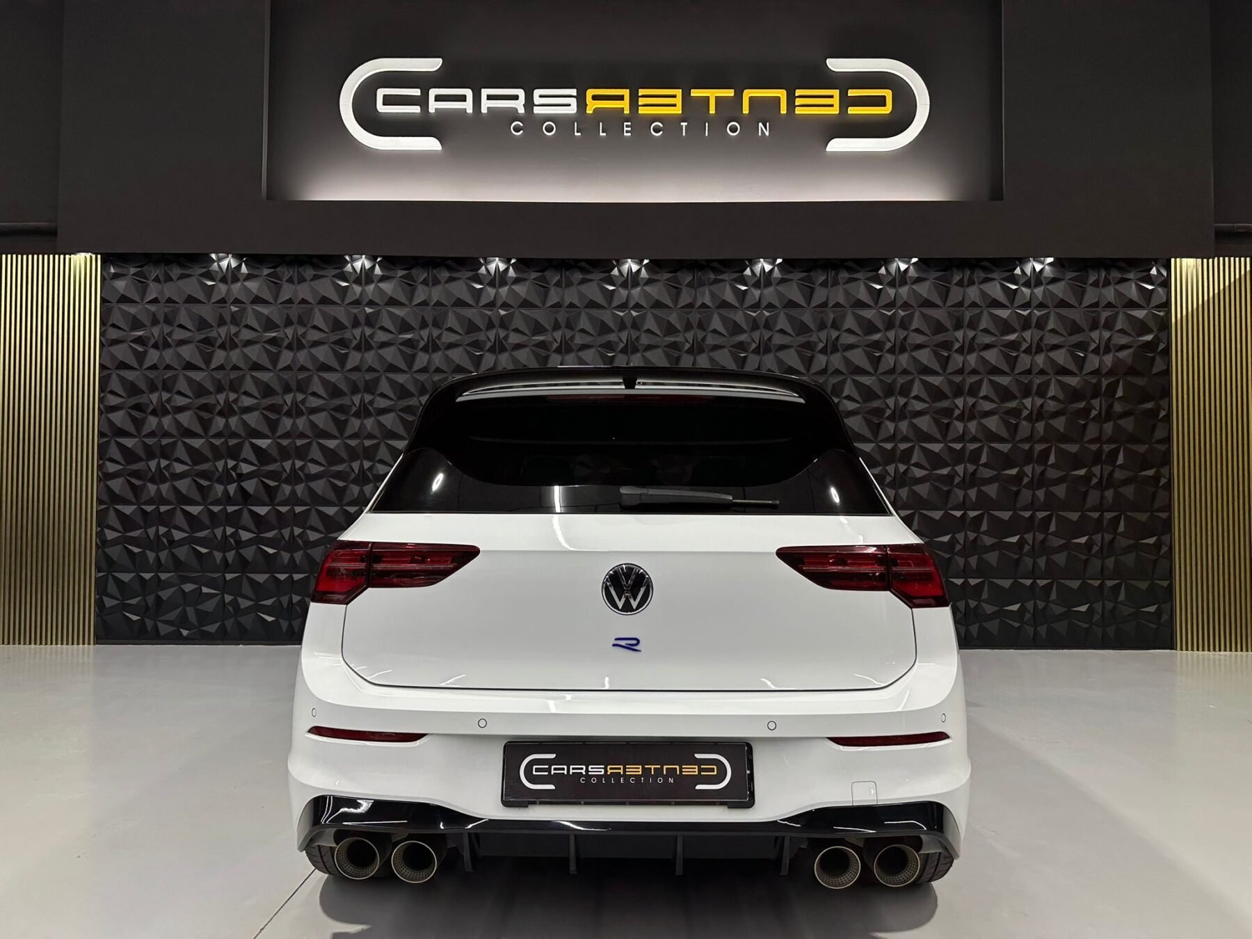 VOLKSWAGEN GOLF R 20 ANIVERSARIO