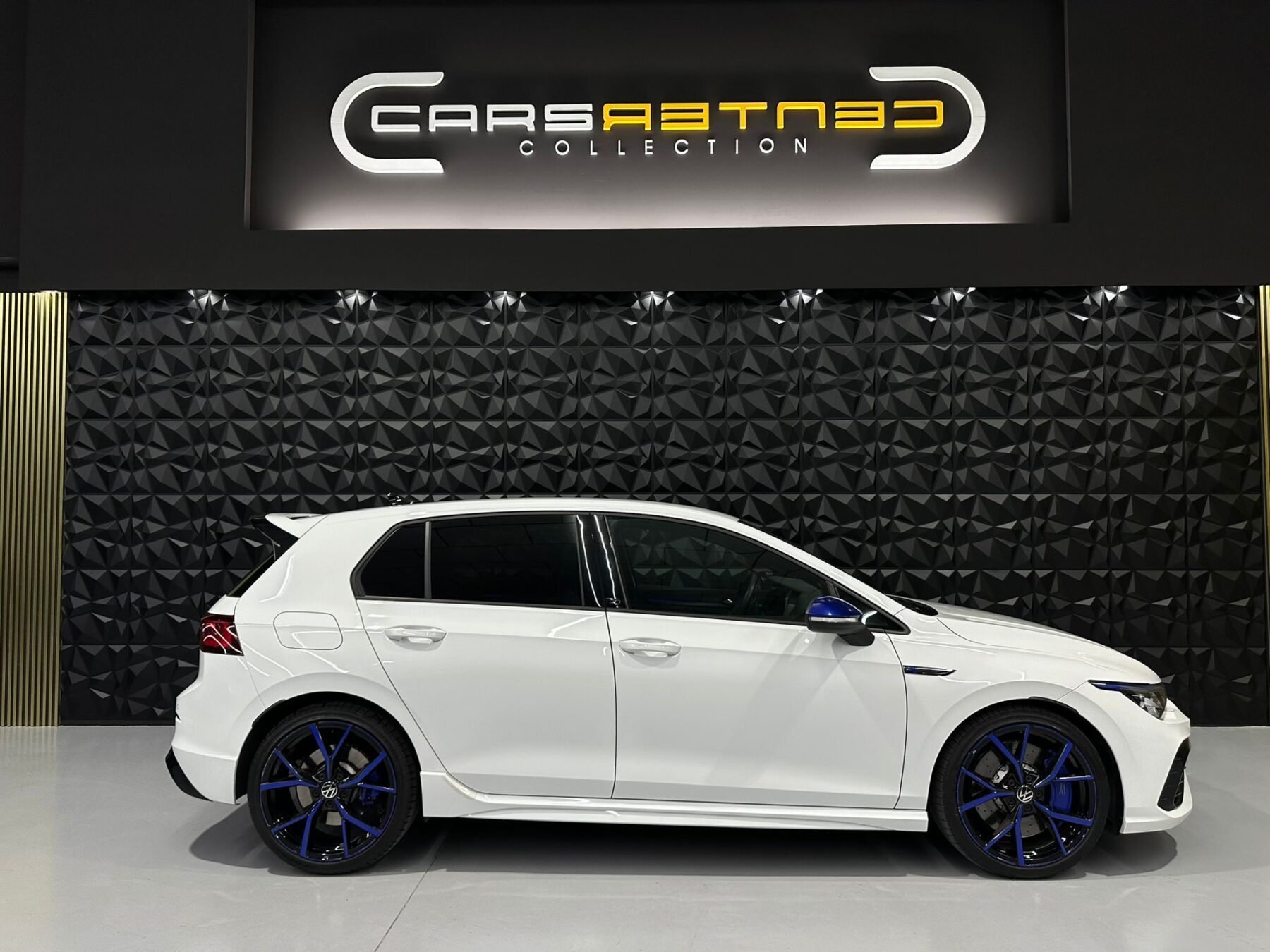VOLKSWAGEN GOLF R 20 ANIVERSARIO