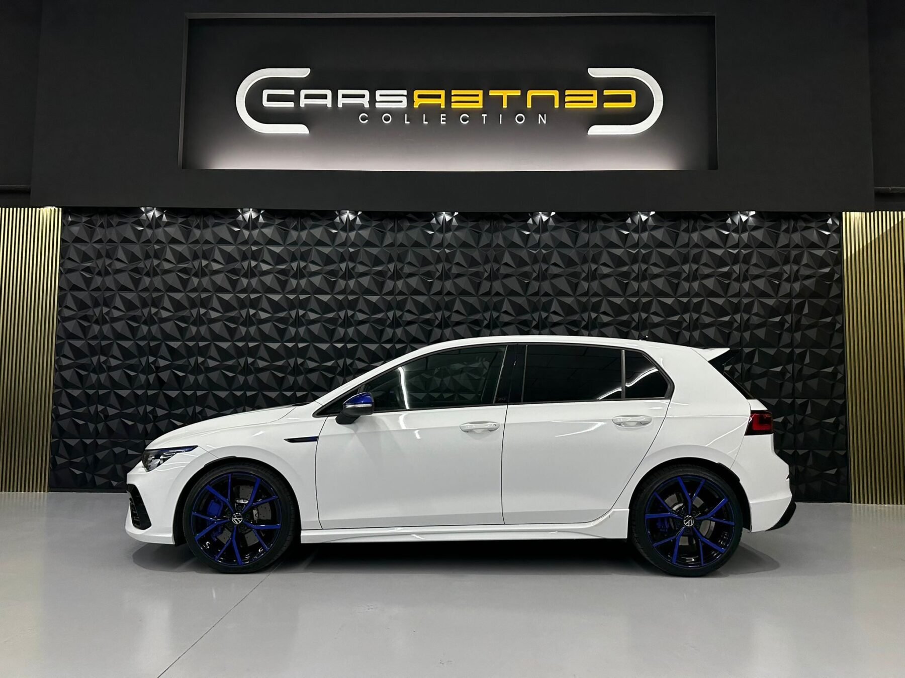 VOLKSWAGEN GOLF R 20 ANIVERSARIO