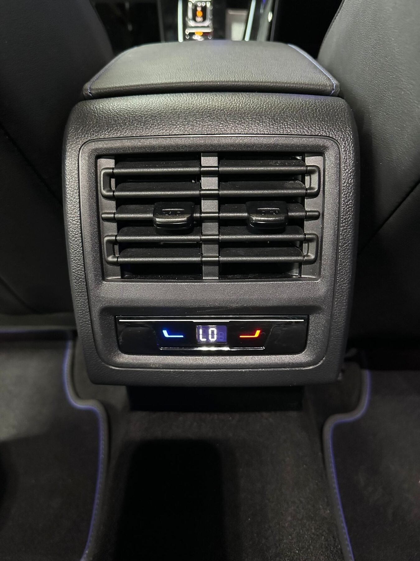 VOLKSWAGEN GOLF R 20 ANIVERSARIO