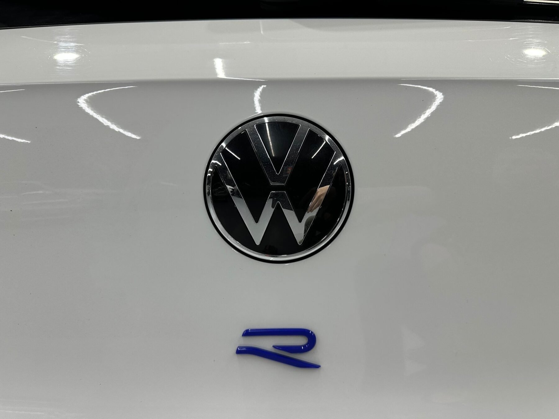 VOLKSWAGEN GOLF R 20 ANIVERSARIO