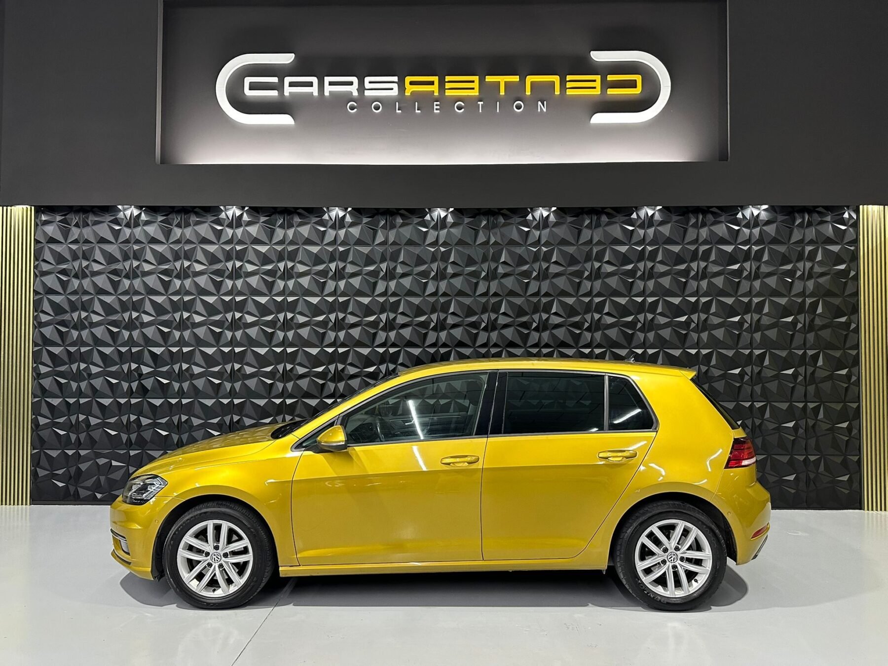 VOLKSWAGEN GOLF 1.6 TDI