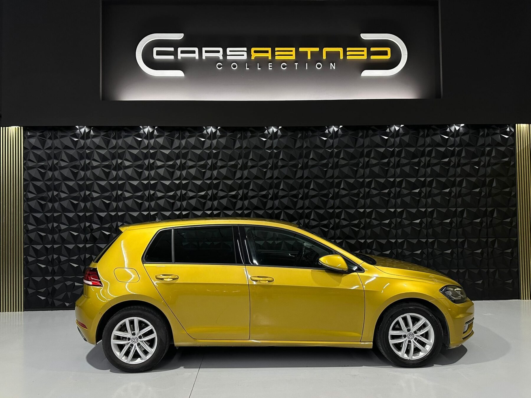 VOLKSWAGEN GOLF 1.6 TDI