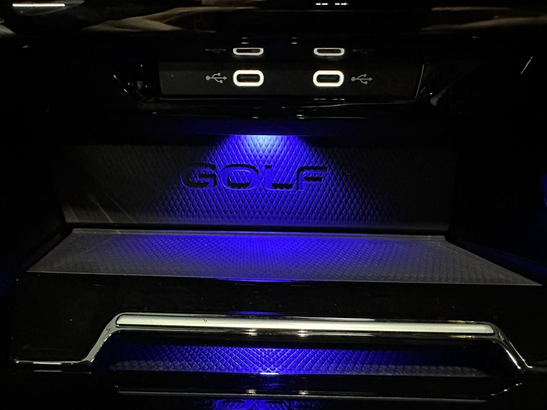 VOLKSWAGEN GOLF R 20 ANIVERSARIO