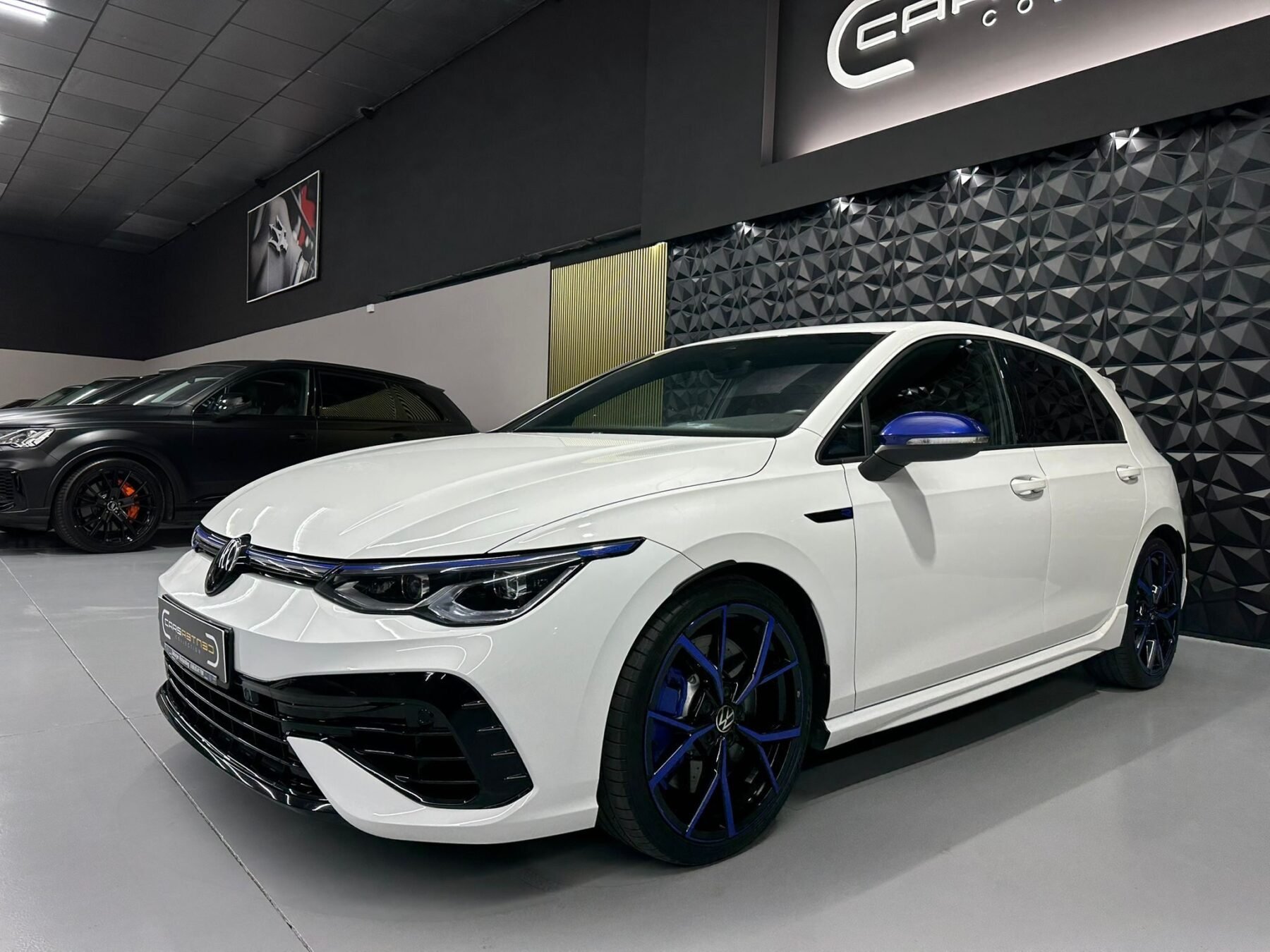 VOLKSWAGEN GOLF R 20 ANIVERSARIO