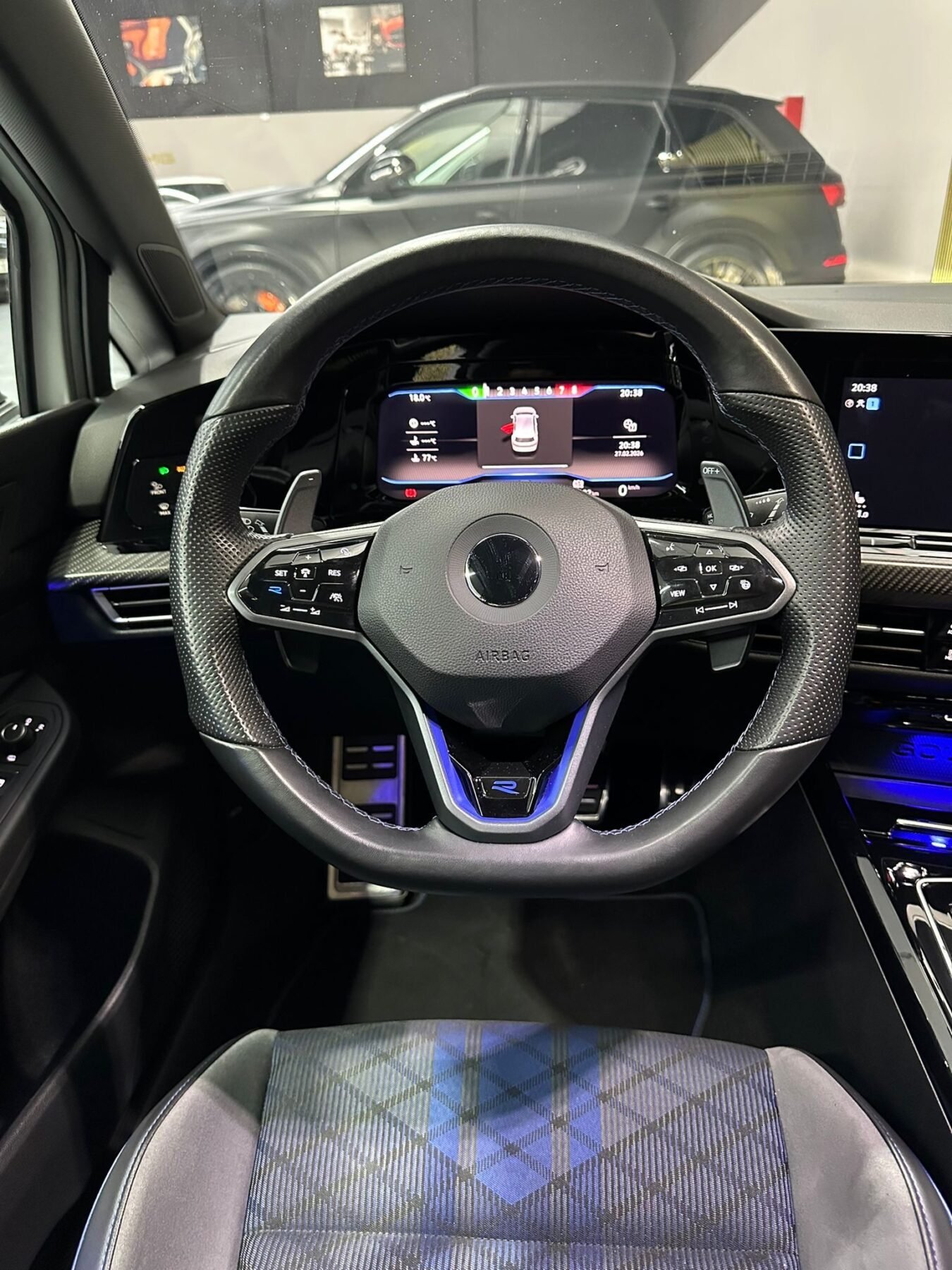 VOLKSWAGEN GOLF R 20 ANIVERSARIO