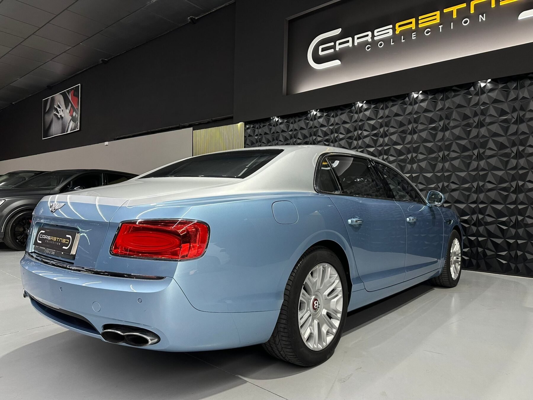 BENTLEY flying spur V8