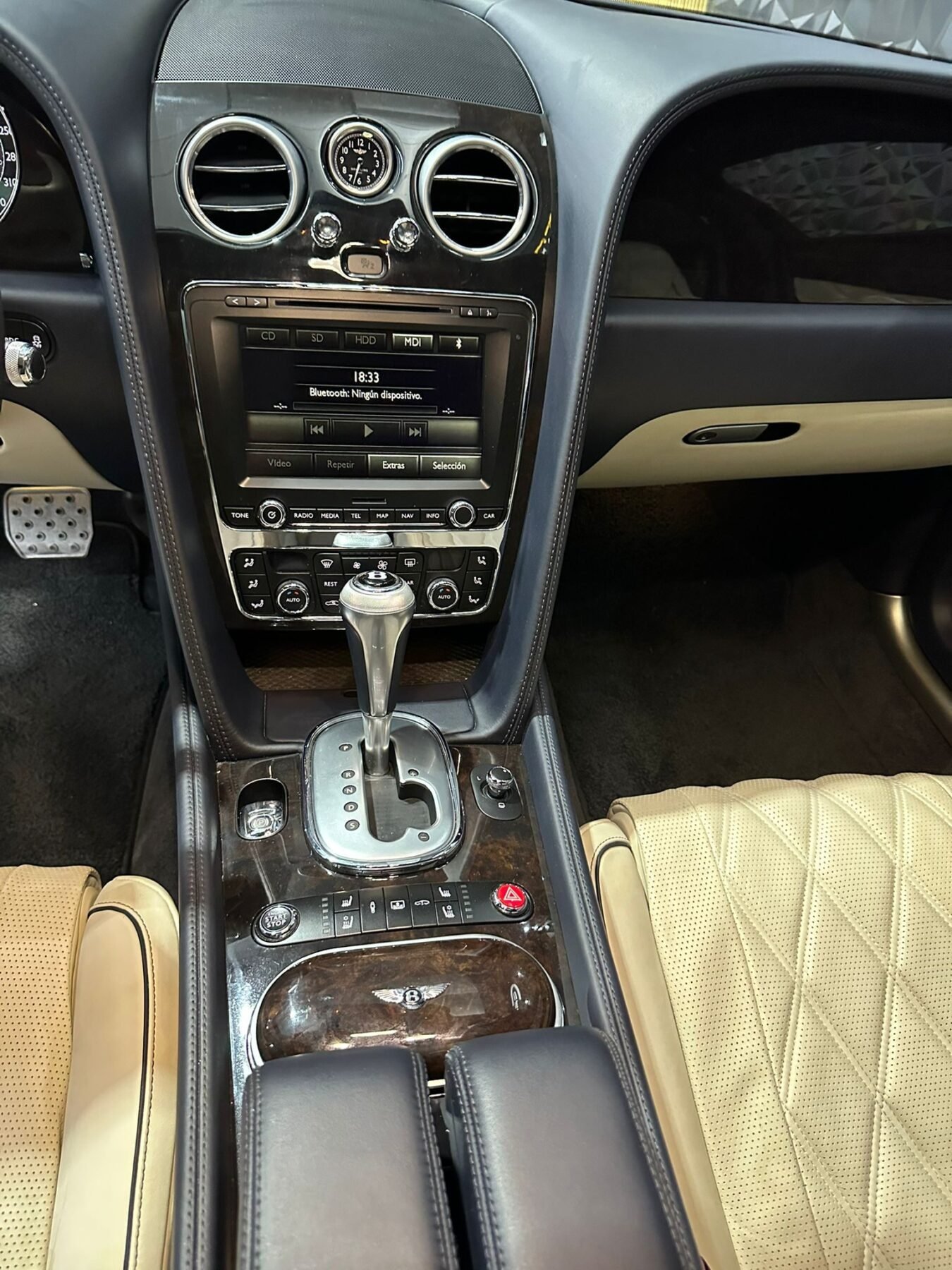 BENTLEY flying spur V8