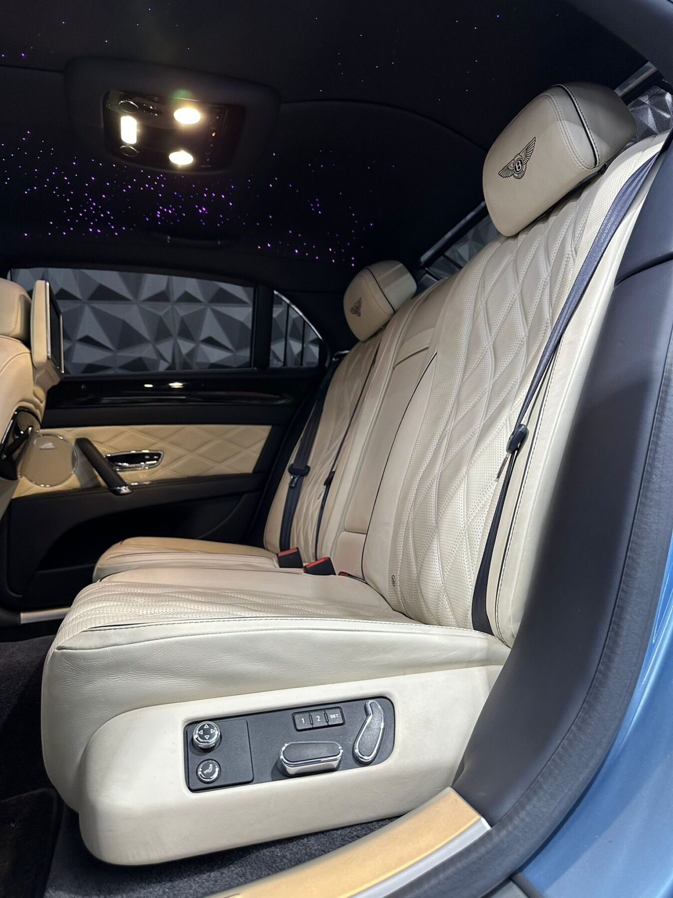 BENTLEY flying spur V8